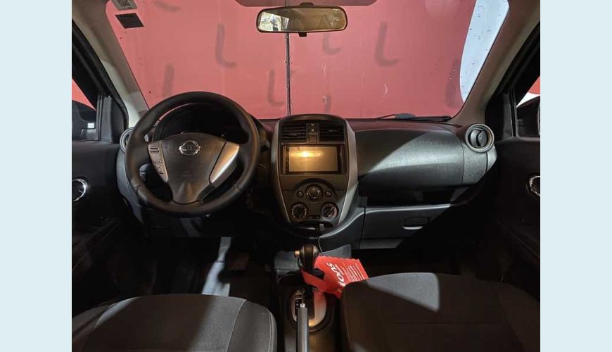NISSAN VERSA SV 1.6 16V FLEX AUT. 4P - PRETO - 2018 Foto 10 (Grande)