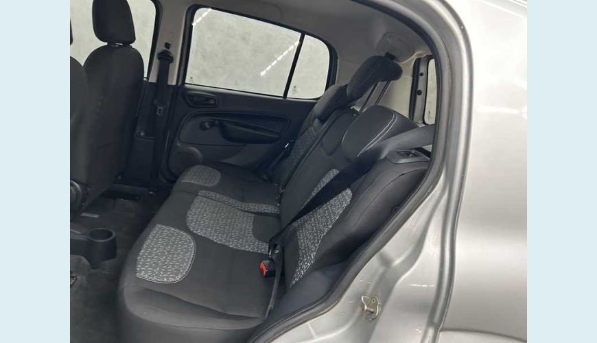 FIAT UNO ATTRACTIVE 1.0 FLEX MANUAL 4P - PRATA - 2021 Foto 10 (Grande)
