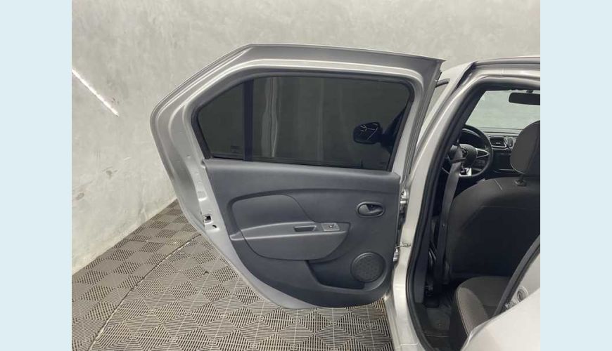 RENAULT LOGAN ZEN 1.0 12V SCE FLEX MANUAL 4P - PRATA - 2022 Foto 10 (Grande)