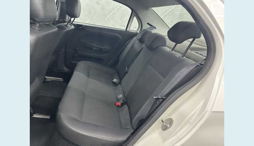 VOLKSWAGEN VOYAGE 1.0 MPI FLEX MANUAL 4P - BRANCO - 2023 Foto 10 (Grande)