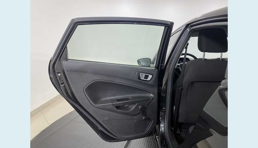 FORD FIESTA SE 1.6 16V FLEX MANUAL 4P - PRETO - 2018 Foto 10 (Grande)