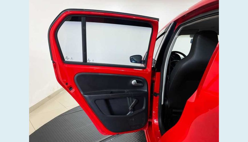 VOLKSWAGEN UP MOVE 1.0 12V FLEX MANUAL 4P - VERMELHO - 2018 Foto 10 (Grande)