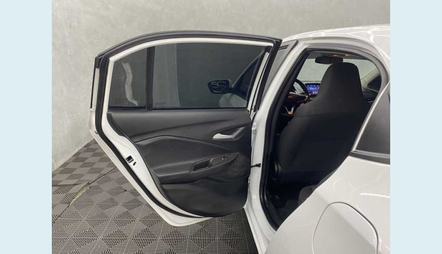 CHEVROLET ONIX LT 1.0 TURBO FLEX MANUAL 4P - BRANCO - 2023 Foto 10 (Grande)