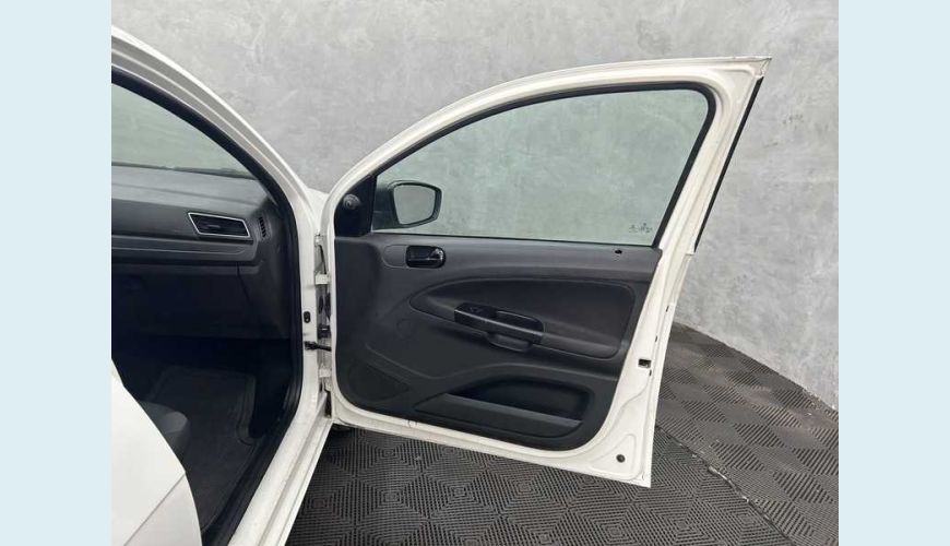 VOLKSWAGEN VOYAGE 1.0 MPI FLEX MANUAL 4P - BRANCO - 2022 Foto 10 (Grande)