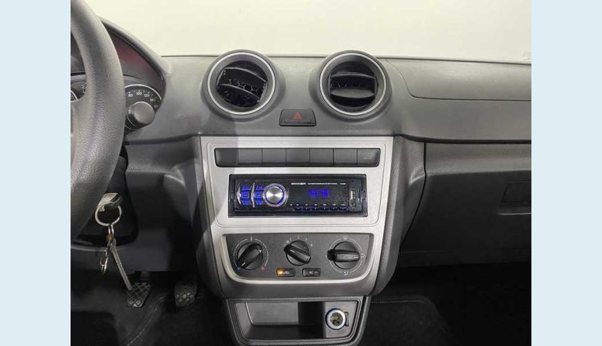 VOLKSWAGEN GOL TEC 1.0 FLEX MANUAL 4P - BRANCO - 2013 Foto 10 (Grande)