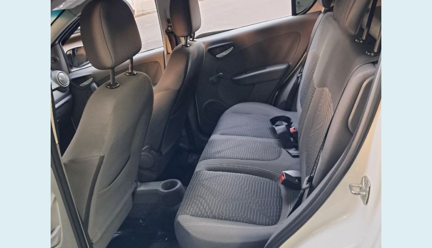 FIAT PALIO ATTRACTIVE 1.0 EVO FIRE FLEX MANUAL 4P - BRANCO - 2016 Foto 10 (Grande)