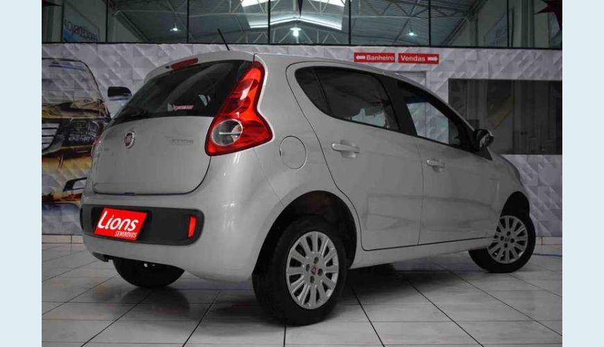 FIAT PALIO ATTRACTIVE 1.0 EVO FLEX - PRATA - 2017 Foto 10 (Grande)