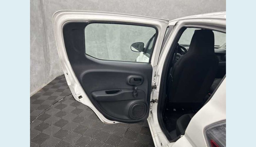 FIAT FIAT MOBI LIKE 1.0 FLEX MANUAL 4P - BRANCO - 2023 Foto 10 (Grande)