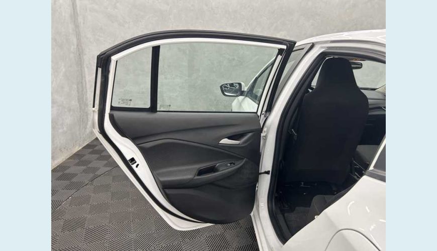 CHEVROLET ONIX LT 1.0 TURBO FLEX MANUAL 4P - BRANCO - 2024 Foto 10 (Grande)