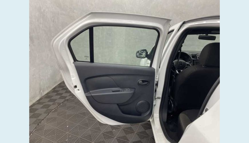 RENAULT RENAULT LOGAN ZEN 1.0 12V SCE FLEX MANUAL 4P - BRANCO - 2023 Foto 10 (Grande)