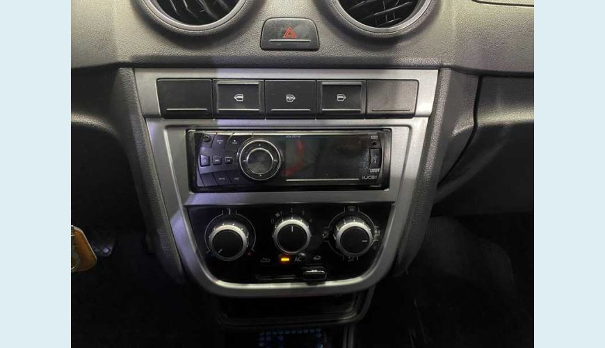 VOLKSWAGEN VOLKSWAGEN GOL TEC 1.0 FLEX MANUAL 4P - BRANCO - 2013 Foto 10 (Grande)