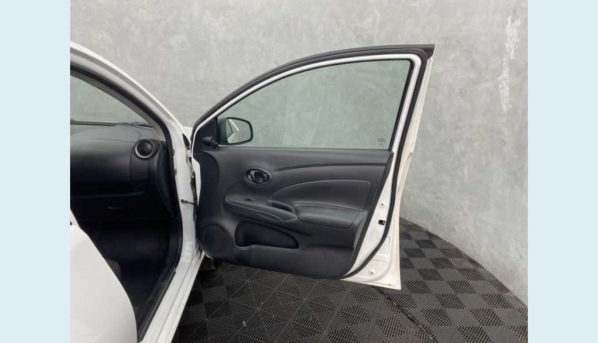 NISSAN VERSA V-DRIVE 1.0 12V FLEX MANUAL 4P - BRANCO - 2021 Foto 10 (Grande)