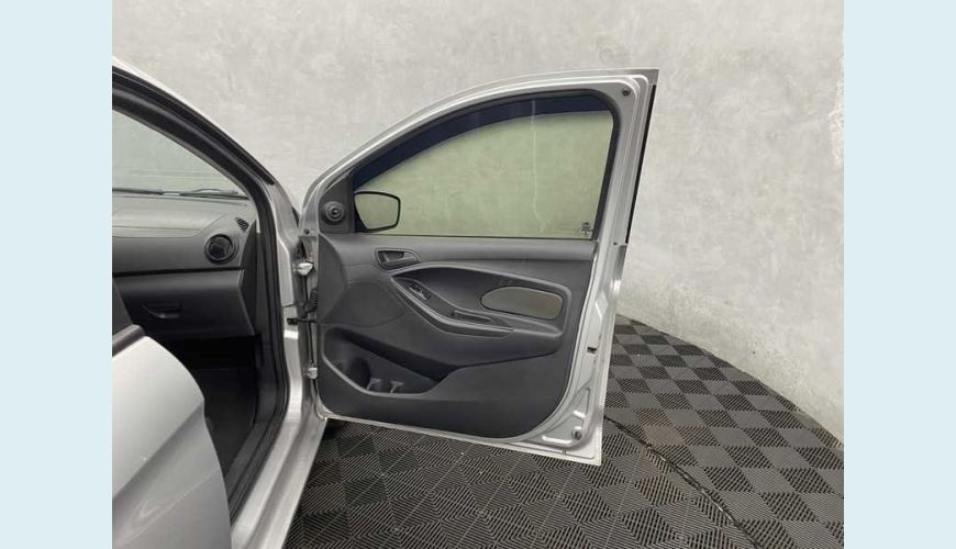 FORD KA SE 1.0 FLEX MANUAL 4P - PRATA - 2015 Foto 10 (Grande)