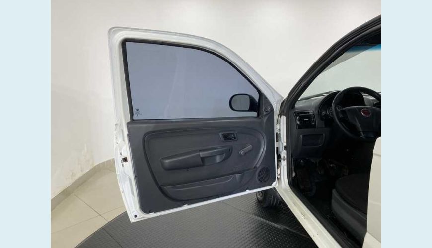 FIAT STRADA HARD WORKING 1.4 FLEX MANUAL 2P - BRANCO - 2018 Foto 10 (Grande)