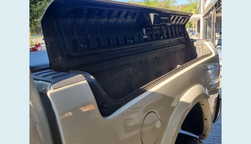 DODGE DODGE RAM 2500 LARAMIE 6.7 TDI DIESEL AUT. 4P - BRANCO - 2018 Foto 10 (Grande)