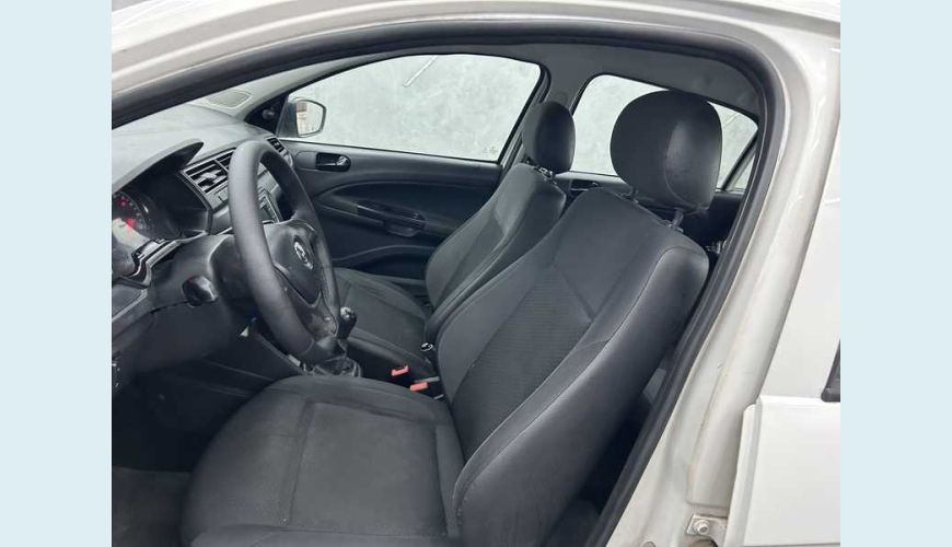 VOLKSWAGEN VOYAGE 1.0 MPI FLEX MANUAL 4P - BRANCO - 2023 Foto 10 (Grande)