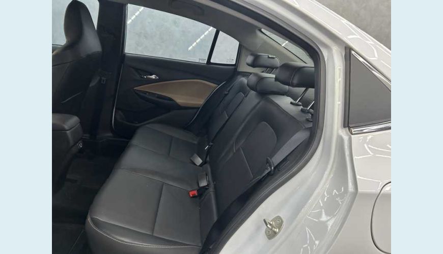 CHEVROLET ONIX PLUS PREMIER 1.0 TURBO FLEX AUT. 4P - BRANCO - 2023 Foto 10 (Grande)