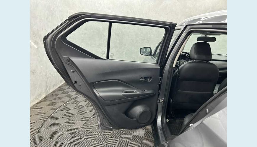 NISSAN KICKS ADVANCE 1.6 FLEX MANUAL 4P - CINZA - 2022 Foto 10 (Grande)