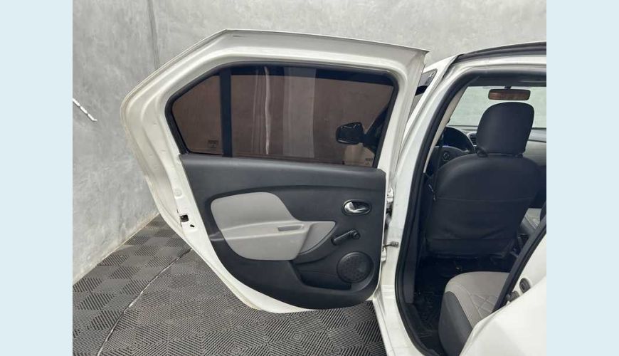 RENAULT LOGAN EXPRESSION 1.0 12V SCE FLEX MANUAL 4P - BRANCO - 2020 Foto 10 (Grande)