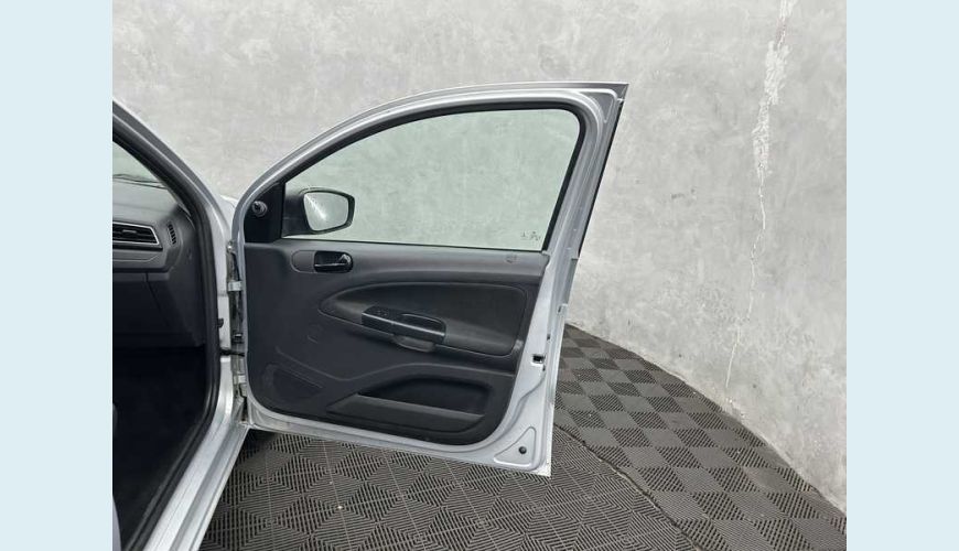 VOLKSWAGEN GOL 1.0 12V FLEX MANUAL 4P - PRATA - 2021 Foto 10 (Grande)