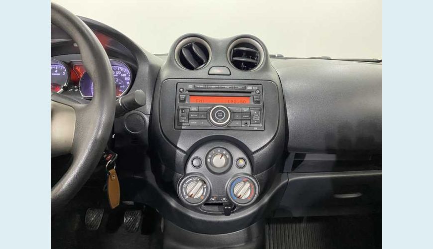 NISSAN VERSA SL 1.6 16V FLEX MANUAL 4P - PRETO - 2014 Foto 10 (Grande)