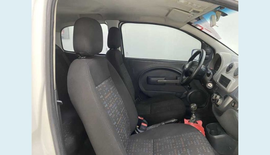 FIAT UNO VIVACE COLLEGE 1.0 8V FLEX MANUAL 4P - BRANCO - 2014 Foto 10 (Grande)