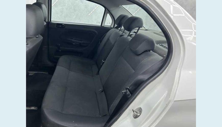 VOLKSWAGEN VOLKSWAGEN VOYAGE 1.0 MPI FLEX MANUAL 4P - BRANCO - 2023 Foto 10 (Grande)