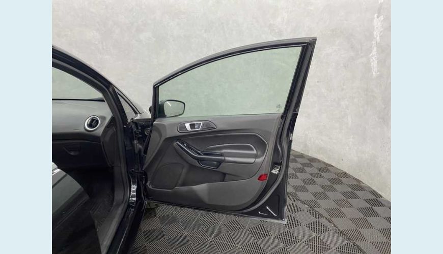 FORD FIESTA TITANIUM 1.6 16V FLEX AUT. 4P - PRETO - 2015 Foto 10 (Grande)