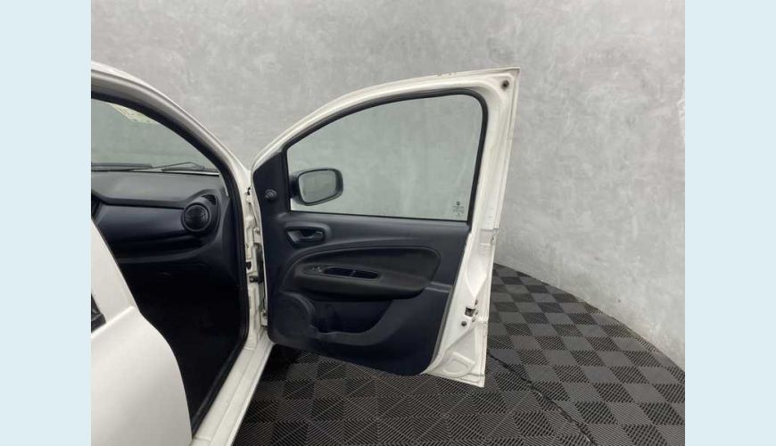 FIAT UNO ATTRACTIVE 1.0 8V FLEX MANUAL 4P - BRANCO - 2020 Foto 10 (Grande)