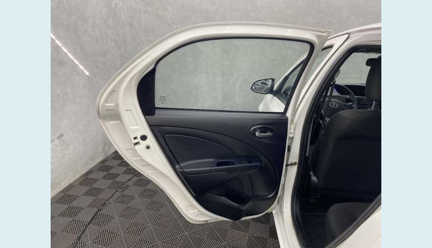 TOYOTA ETIOS SEDAN X 1.5 FLEX MANUAL 4P - BRANCO - 2020 Foto 10 (Grande)