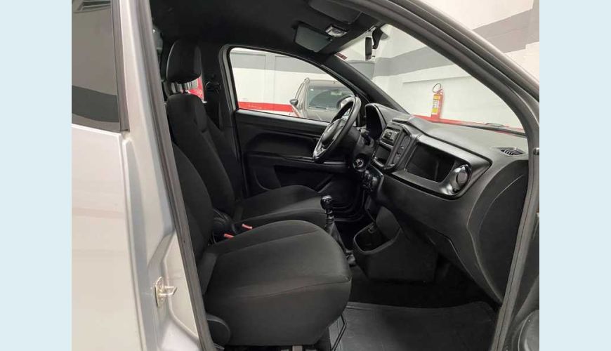 FIAT STRADA ENDURANCE 1.4 FLEX MANUAL 4P - PRATA - 2021 Foto 10 (Grande)