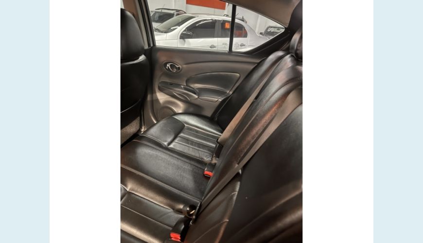 NISSAN VERSA FLEX MANUAL 4P - BRANCO - 2019 Foto 10 (Grande)