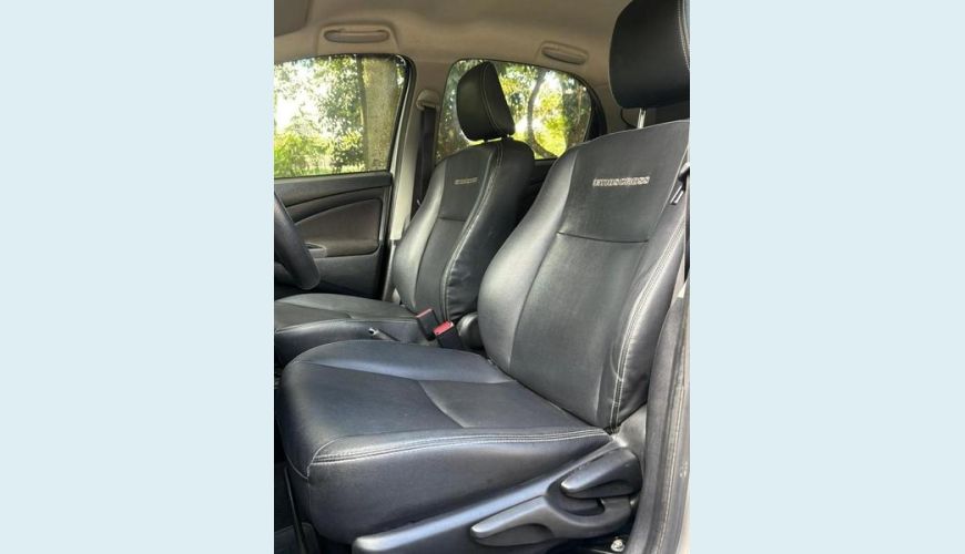 TOYOTA ETIOS HB CROSS 1.5 FLEX AUT. 4P - PRATA - 2018 Foto 10 (Grande)
