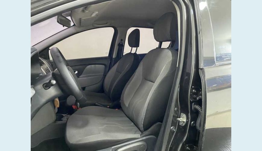 RENAULT LOGAN EXPRESSION 1.6 16V FLEX MANUAL 4P - PRETO - 2017 Foto 10 (Grande)
