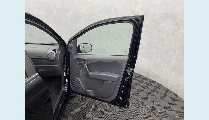 FIAT GRAND SIENA 1.0 FLEX MANUAL 4P - PRETO - 2021 Foto 10 (Grande)