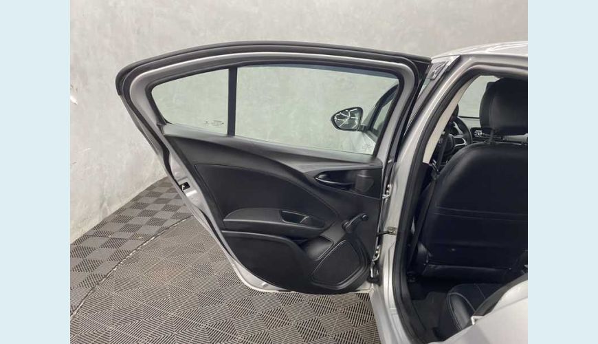 FIAT CRONOS 1.3 FLEX MANUAL 4P - PRATA - 2022 Foto 10 (Grande)