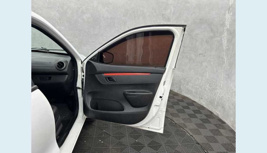 RENAULT KWID ZEN 1.0 12V SCE FLEX MANUAL 4P - BRANCO - 2018 Foto 10 (Grande)
