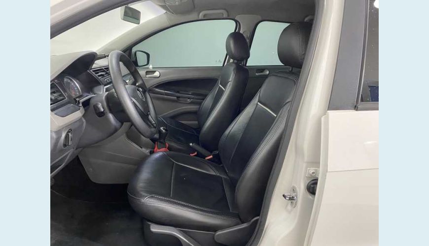 VOLKSWAGEN VOYAGE COMFORTLINE 1.0 MPI FLEX MANUAL 4P - BRANCO - 2017 Foto 10 (Grande)
