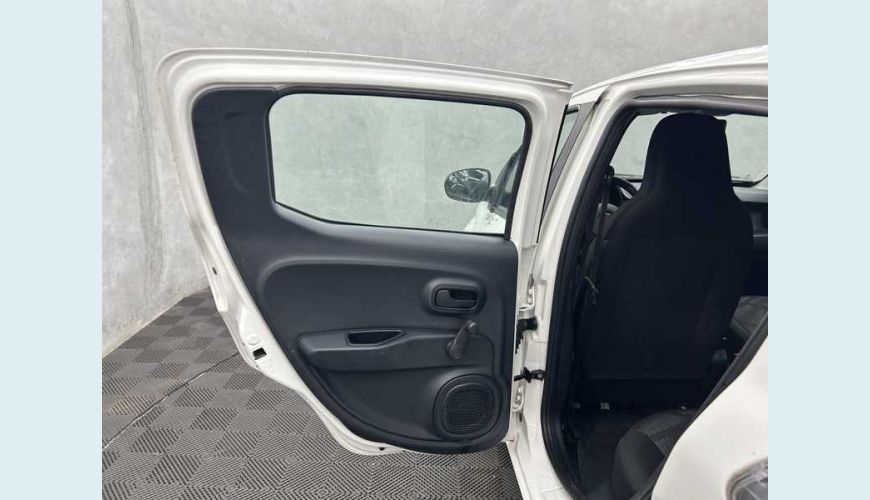 FIAT MOBI LIKE 1.0 FLEX MANUAL 4P - BRANCO - 2020 Foto 10 (Grande)