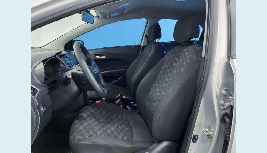 HYUNDAI HB 20 COMFORT PLUS 1.6 FLEX MANUAL 4P - PRATA - 2017 Foto 10 (Grande)