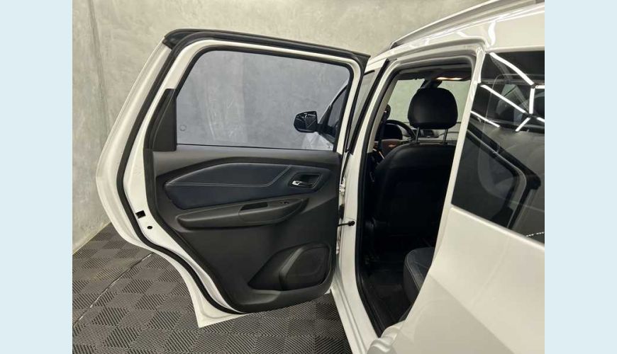 CHEVROLET SPIN PREMIER 1.8 FLEX AUT. 4P - BRANCO - 2023 Foto 10 (Grande)