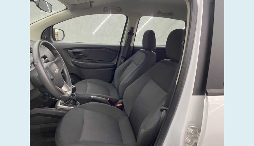 CHEVROLET CHEVROLET SPIN LS 1.8 FLEX MANUAL 4P - BRANCO - 2022 Foto 10 (Grande)