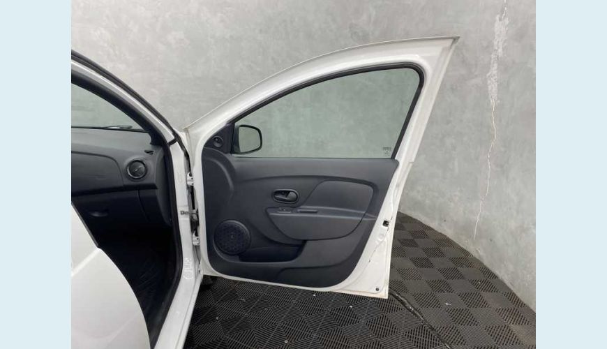 RENAULT LOGAN LIFE 1.0 12V SCE FLEX - BRANCO - 2023 Foto 10 (Grande)