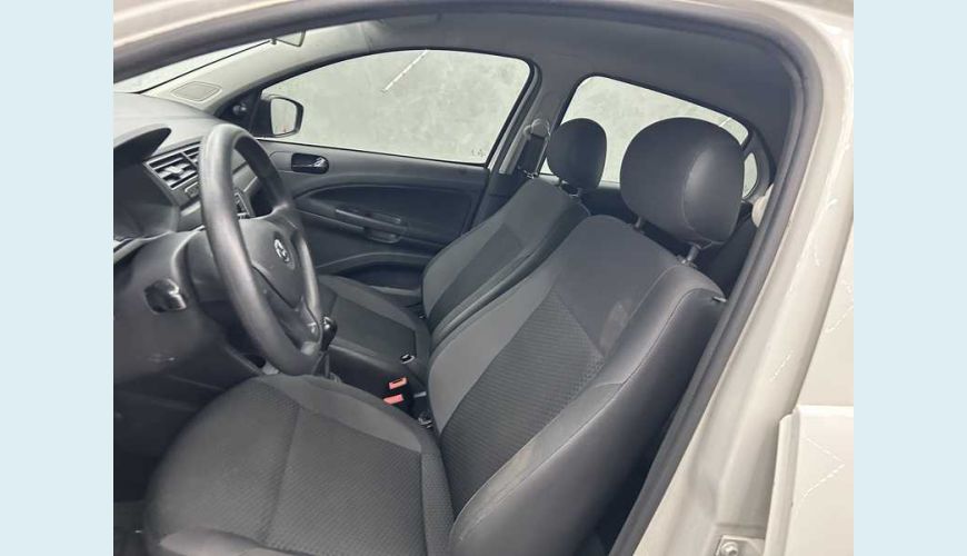 VOLKSWAGEN GOL 1.0 12V FLEX MANUAL 4P - BRANCO - 2023 Foto 10 (Grande)