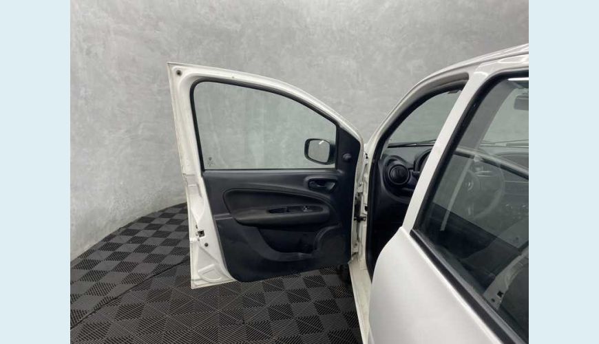 FIAT FIAT UNO ATTRACTIVE 1.0 8V FLEX MANUAL 4P - BRANCO - 2020 Foto 10 (Grande)