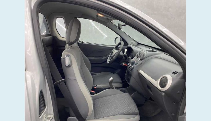 CHEVROLET MONTANA LS 1.4 FLEX MANUAL 2P - PRATA - 2020 Foto 10 (Grande)