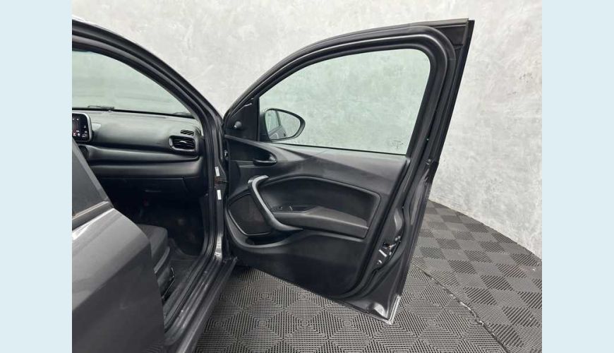 FIAT CRONOS DRIVE 1.3 S-DESIGN 1.3 FLEX MANUAL 4P - CINZA - 2022 Foto 10 (Grande)