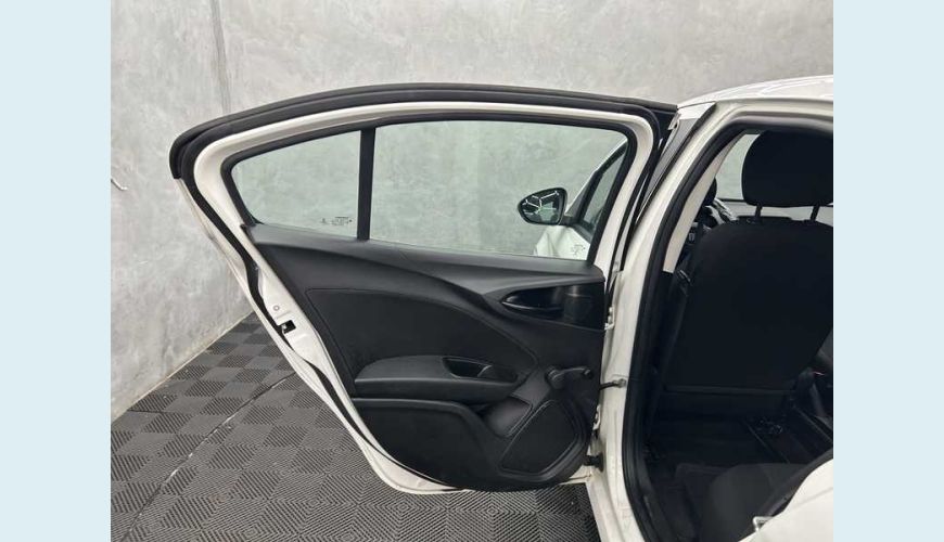 FIAT CRONOS 1.3 FLEX MANUAL 4P - BRANCO - 2022 Foto 10 (Grande)