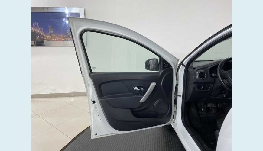 RENAULT SANDERO EXPRESSION 1.0 16V FLEX MANUAL 4P - BRANCO - 2017 Foto 10 (Grande)