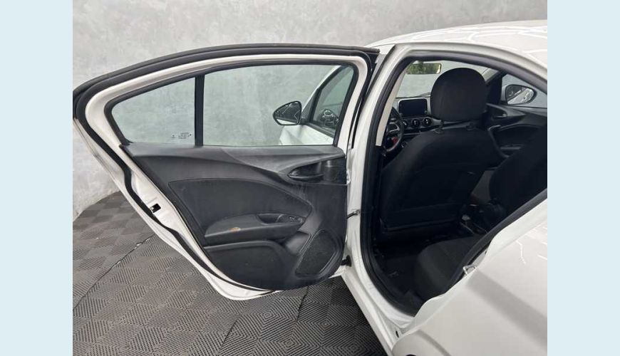FIAT FIAT CRONOS DRIVE 1.3 FLEX MANUAL 4P - PRATA - 2023 Foto 10 (Grande)